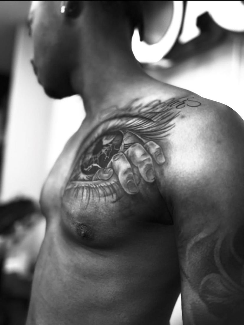 Eye — Chest & Shoulder